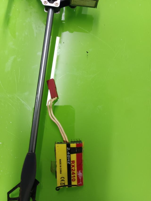 Helicóptero Walkera con mando y repuestos