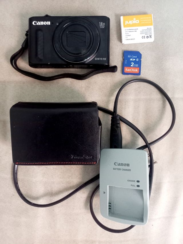 Cámara Canon PowerShot SX610 HS + Accesorios