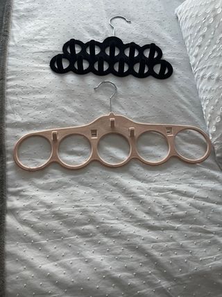 Perchas para bufandas y cinturones (2 unidades)