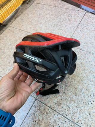 Casco de bicicleta Carnac rojo y negro