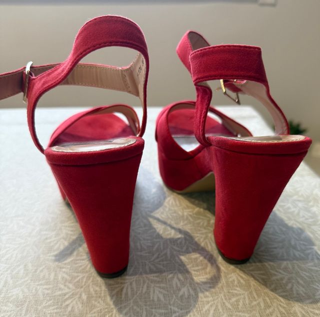 Sandalias Rojas de Tacón Plataforma