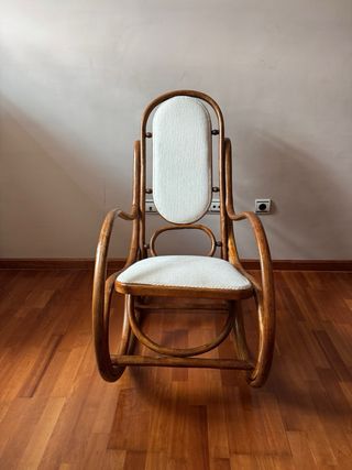 Mecedora antigua madera restaurada