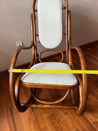 Mecedora antigua madera restaurada