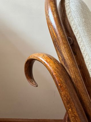 Mecedora antigua madera restaurada