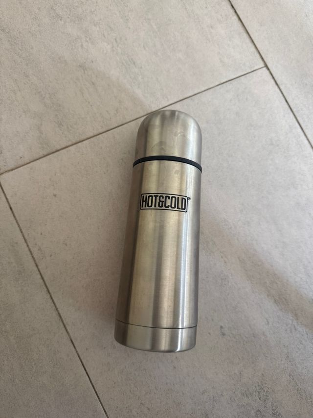 Thermos in metallo argentato