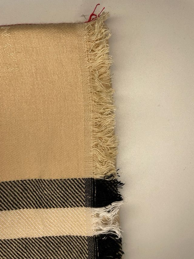 Sciarpa Burberry Beige e Rossa 100% cashmere