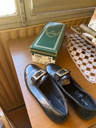Zapatos SYLVIA CIOLFI Negros Hebilla Dorada T.34