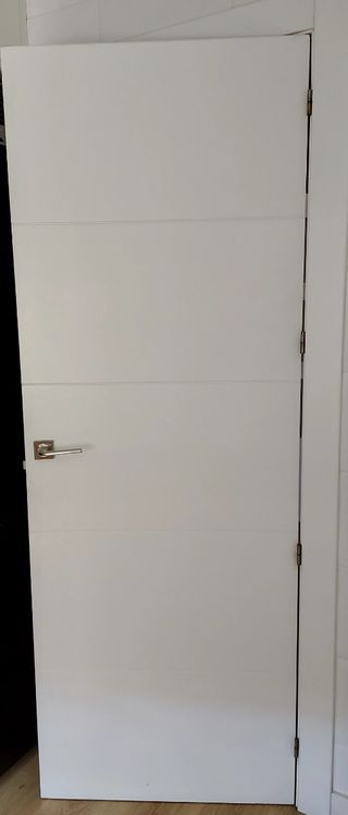 Puerta maciza blanca