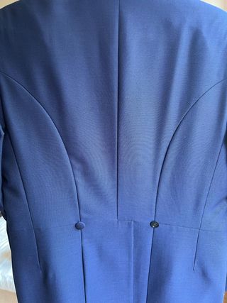 Traje de novio azul