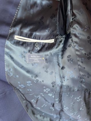 Traje de novio azul