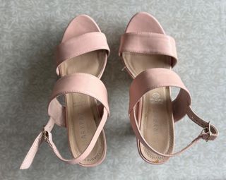 Sandalias tacón rosa