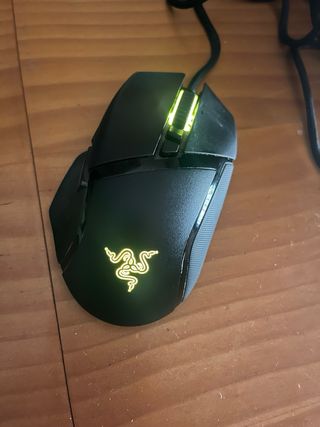 Ratón Razer Negro con Luces Verdes