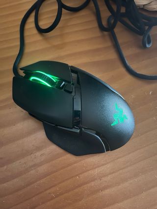 Ratón Razer Negro con Luces Verdes