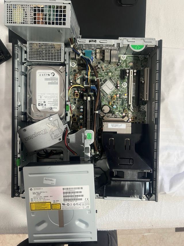 HP Compaq Elite 8300 SFF 
se puede vender piezas 
