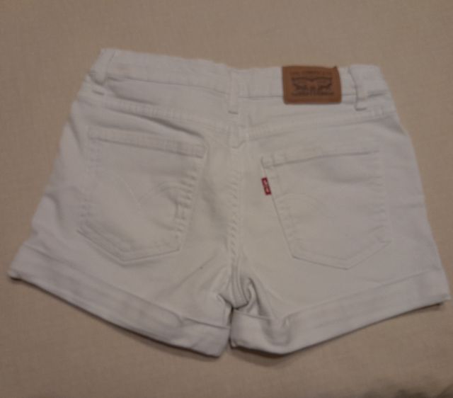 Short blanco niña Levi's T8