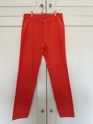 Pantalones de pinzas color coral
