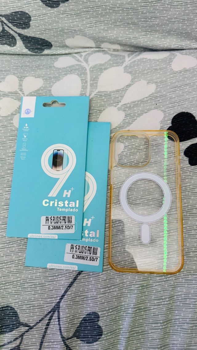 2 Vetro temperato per iPhone 15 Pro Max e regalo