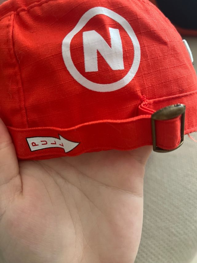 Gorra Ferrari V8 Roja