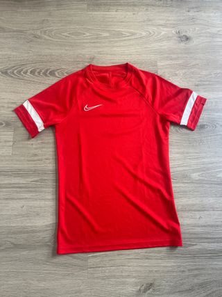 Camiseta Deportiva Nike Roja
