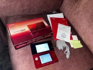 Nintendo 3DS Roja con Caja y Accesorios