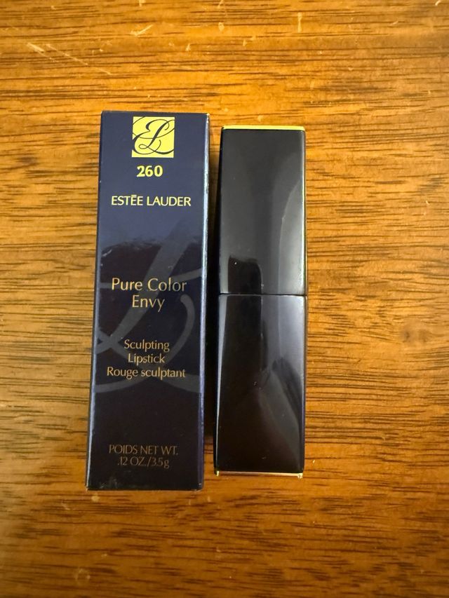 Estee Lauder 260 Pure Color Envy Lipstick