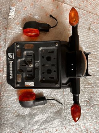 Portatarga Yamaha Fazer 2007-2009 + frecce