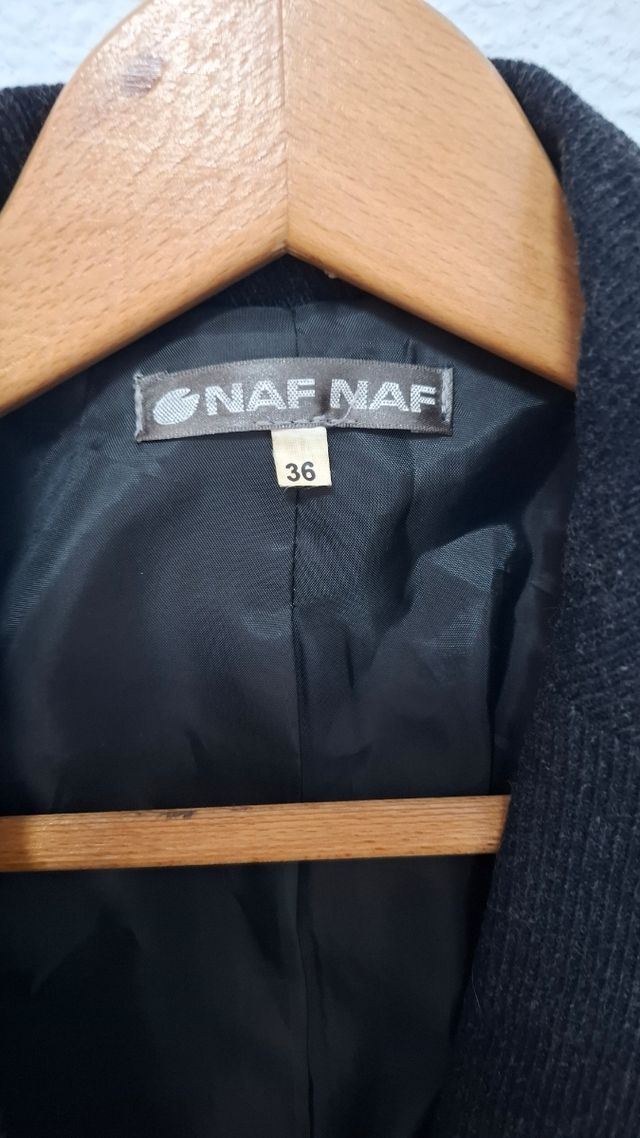 Abrigo Naf Naf negro