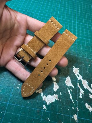 Correa de reloj artesanal de ante