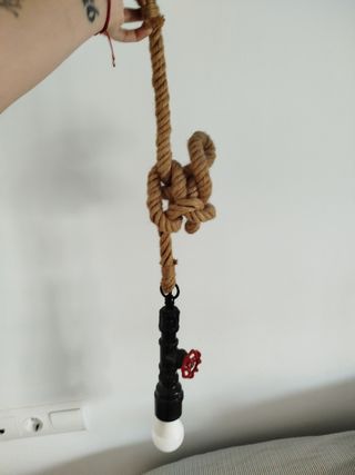 Lámpara estilo industrial cuerda y metal