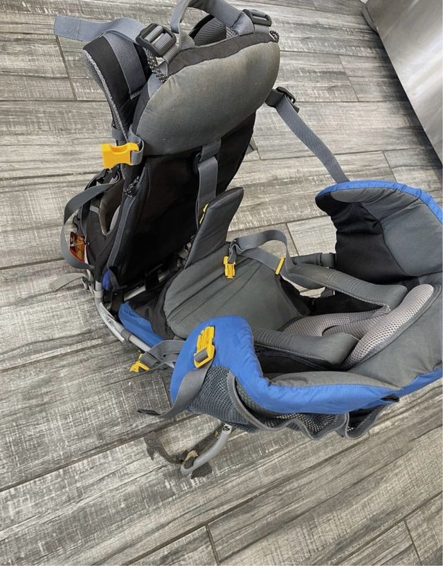 MARSUPIO PER BAMBINI Deuter Kids Comfort II
In perfetto