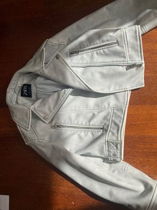 Chaqueta Celeste Zara para niñas y niños coquetos 