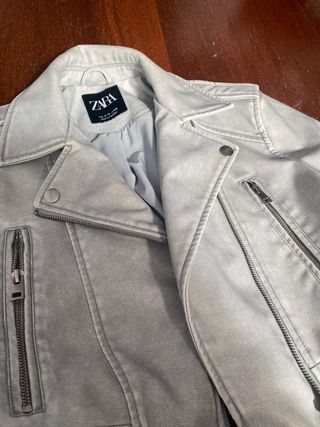 Chaqueta Celeste Zara para niñas y niños coquetos 