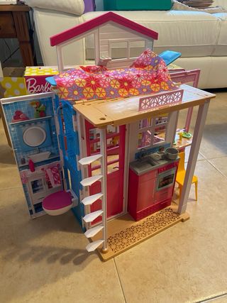 Casa Barbie 2 Pisos con Muebles y Muñecas