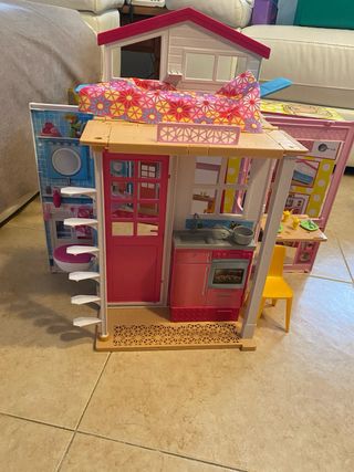 Casa Barbie 2 Pisos con Muebles y Muñecas