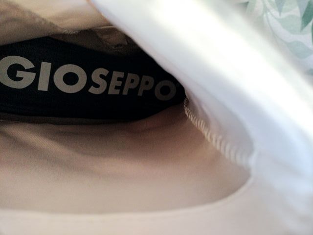 Botines Gioseppo beige y negro