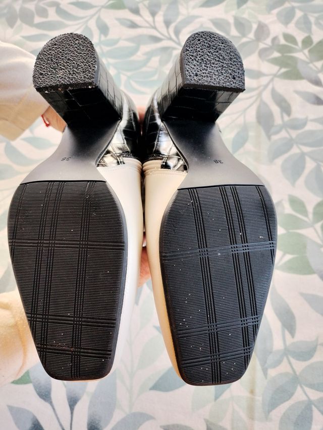 Botines Gioseppo beige y negro