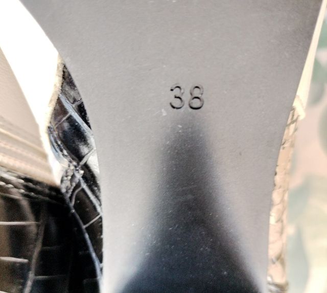 Botines Gioseppo beige y negro