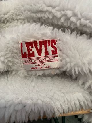 Cazadora vaquera Levi's con borrego