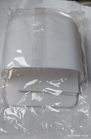 Supporto da parete bianco per telecomando/cellular