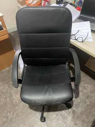 Sillón de oficina negro