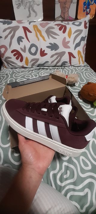 Tenis Adidas Originales Nuevos Talla 42