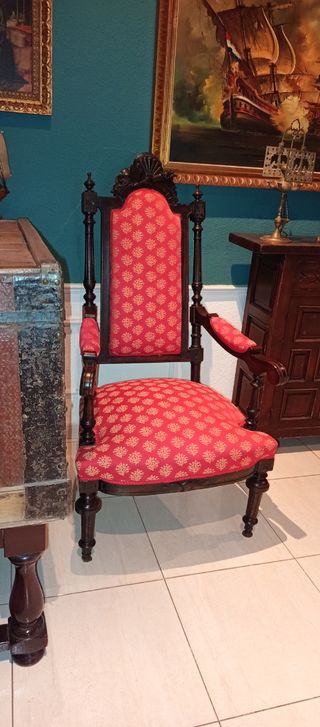 Sillón Renacentista Tapizado Rojo Madera Oscura