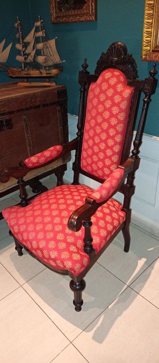 Sillón Renacentista Tapizado Rojo Madera Oscura