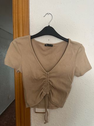 Camiseta Zara Talla Única Beige Fruncida