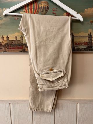 Pantalón chino beige hombre