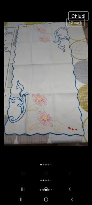 Set 2 centrini ricamati mezzo punto Vintage