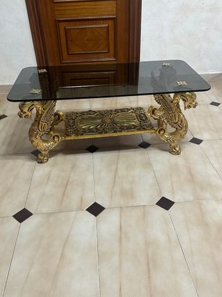 Mesa de centro cristal y dorada