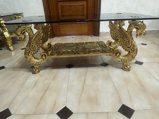 Mesa de centro cristal y dorada