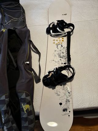 Tabla snowboard y bolsa de transporte