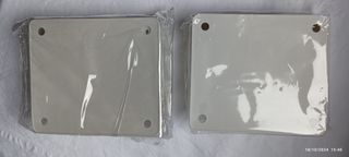 Supporto da parete bianco per telecomando/cellular